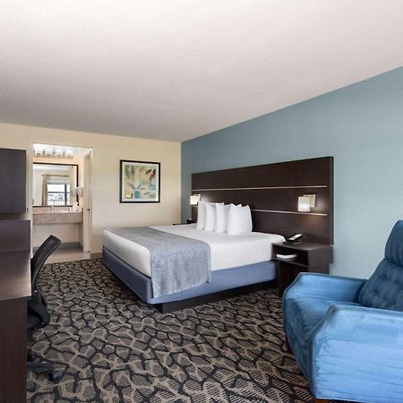 Baymont By Wyndham Punta Gorda/Port Charlotte Hotel Bagian luar foto