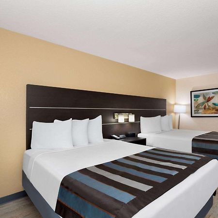 Baymont By Wyndham Punta Gorda/Port Charlotte Hotel Bagian luar foto