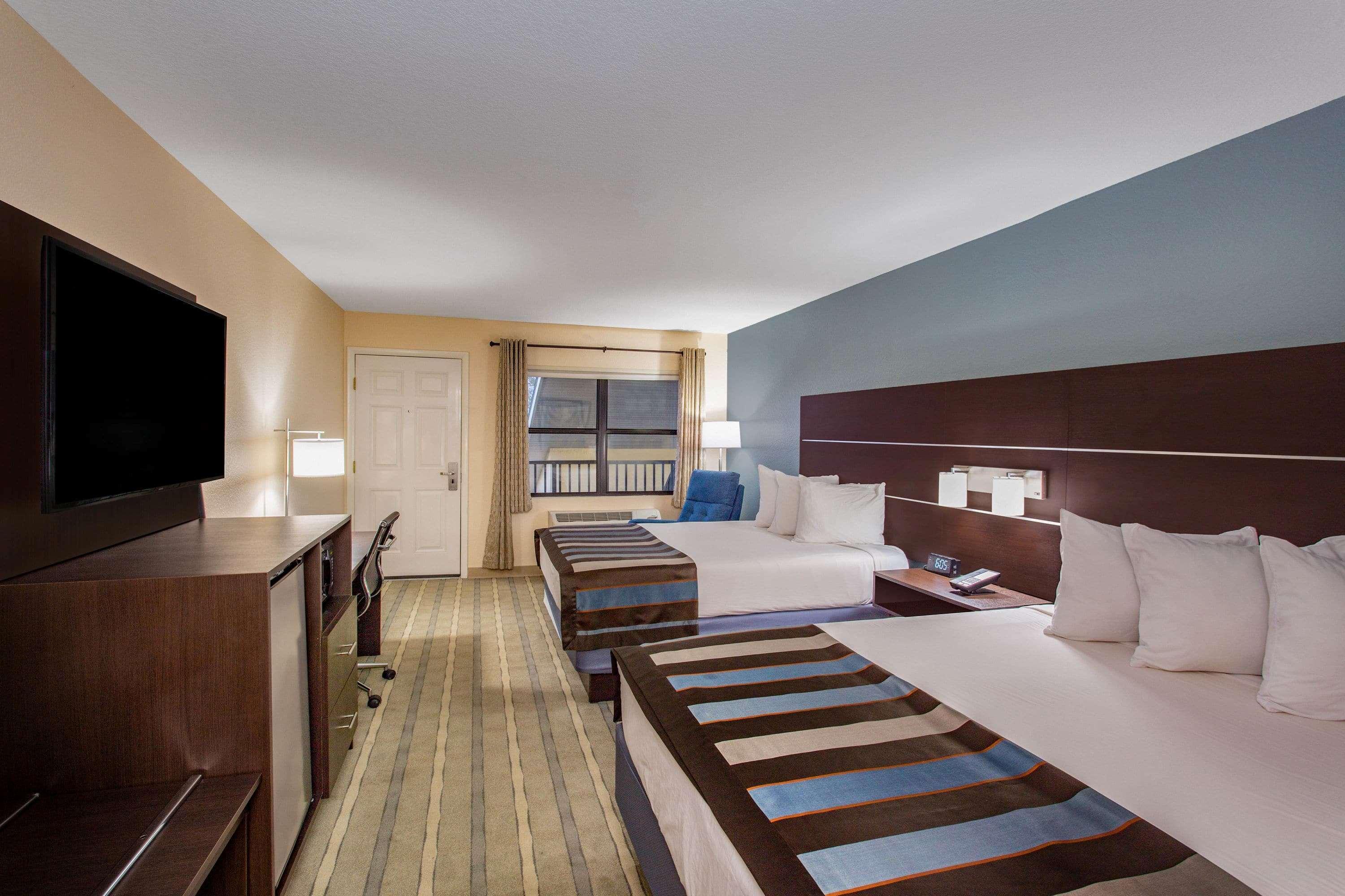 Baymont By Wyndham Punta Gorda/Port Charlotte Hotel Bagian luar foto