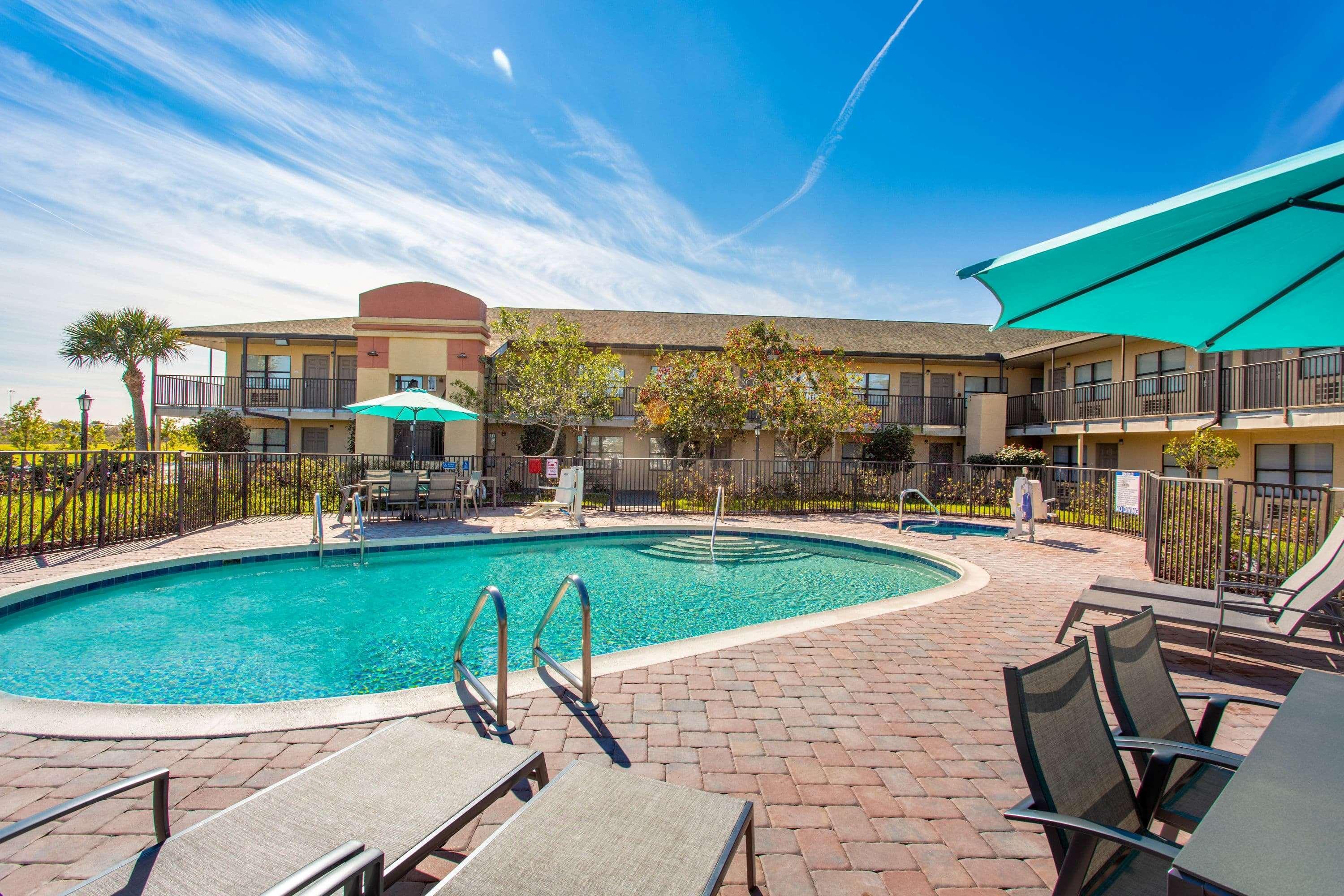 Baymont By Wyndham Punta Gorda/Port Charlotte Hotel Bagian luar foto