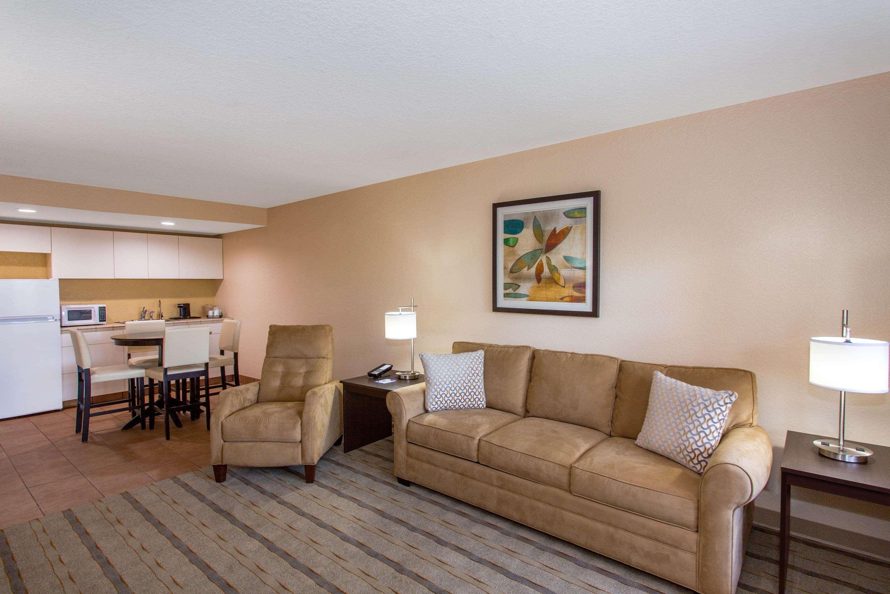 Baymont By Wyndham Punta Gorda/Port Charlotte Hotel Bagian luar foto