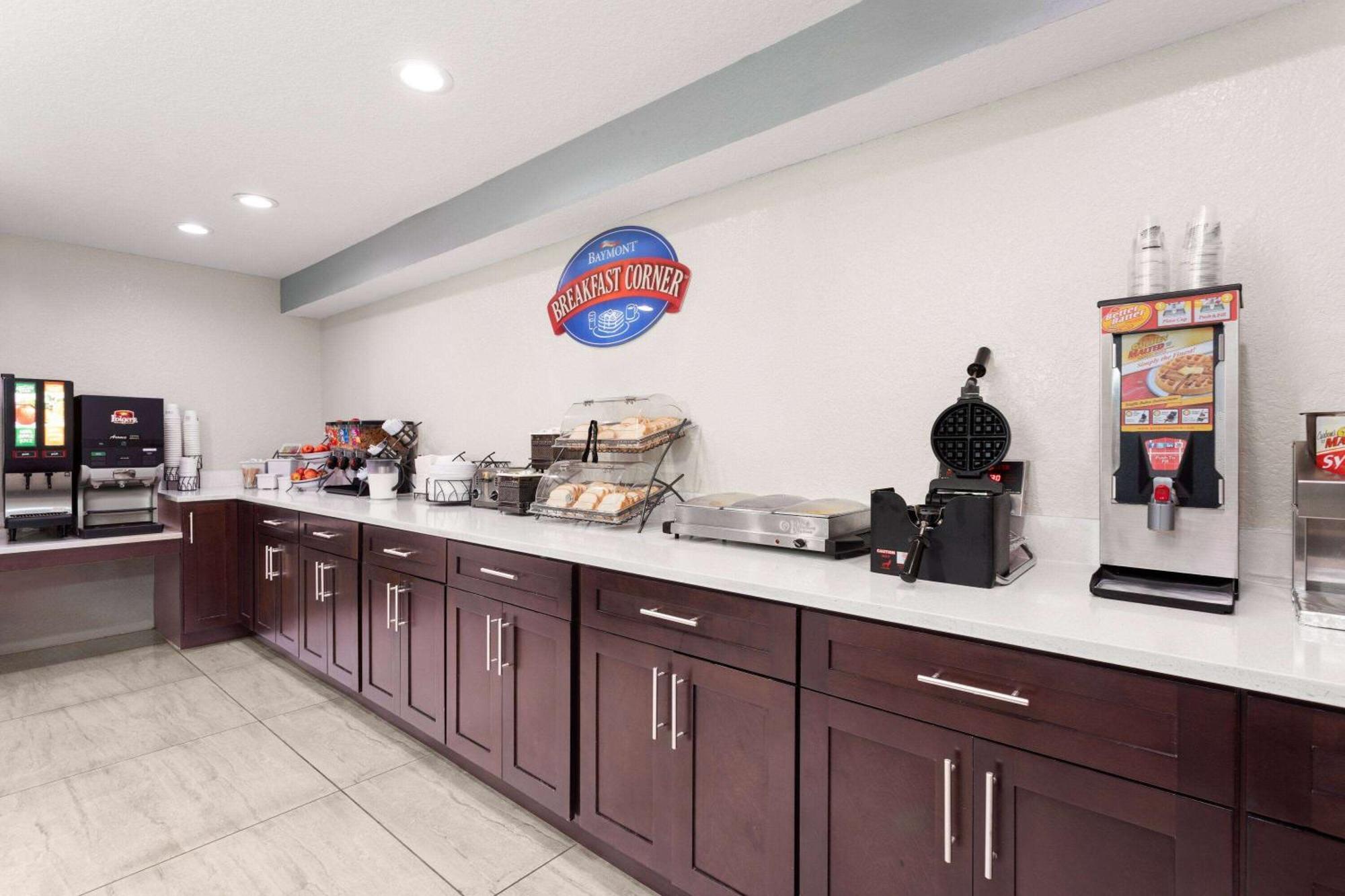Baymont By Wyndham Punta Gorda/Port Charlotte Hotel Bagian luar foto