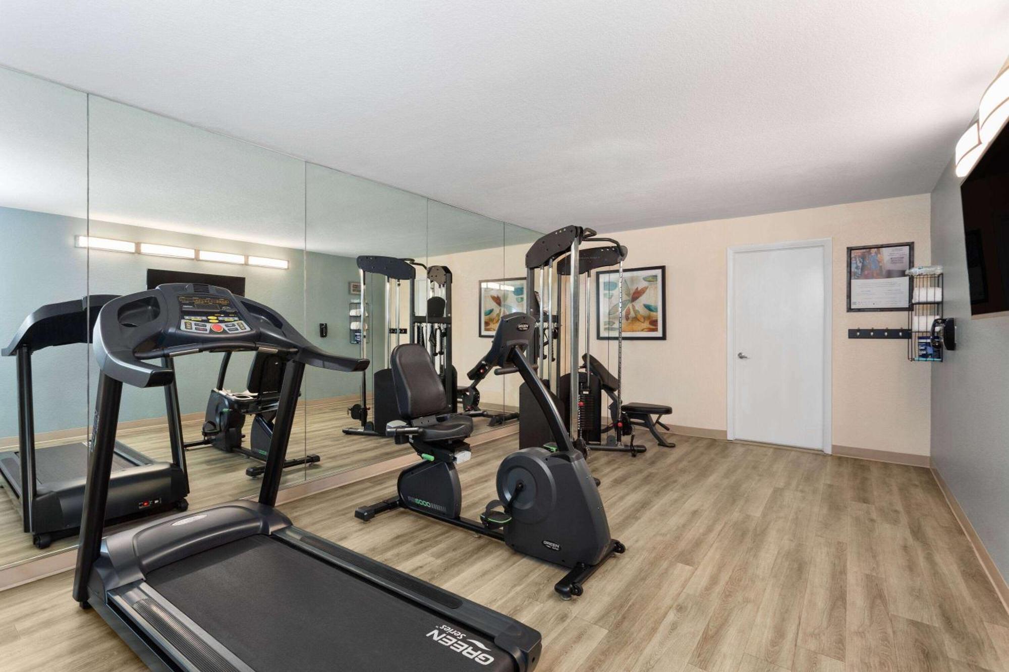 Baymont By Wyndham Punta Gorda/Port Charlotte Hotel Bagian luar foto