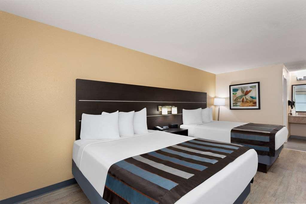 Baymont By Wyndham Punta Gorda/Port Charlotte Hotel Ruang foto