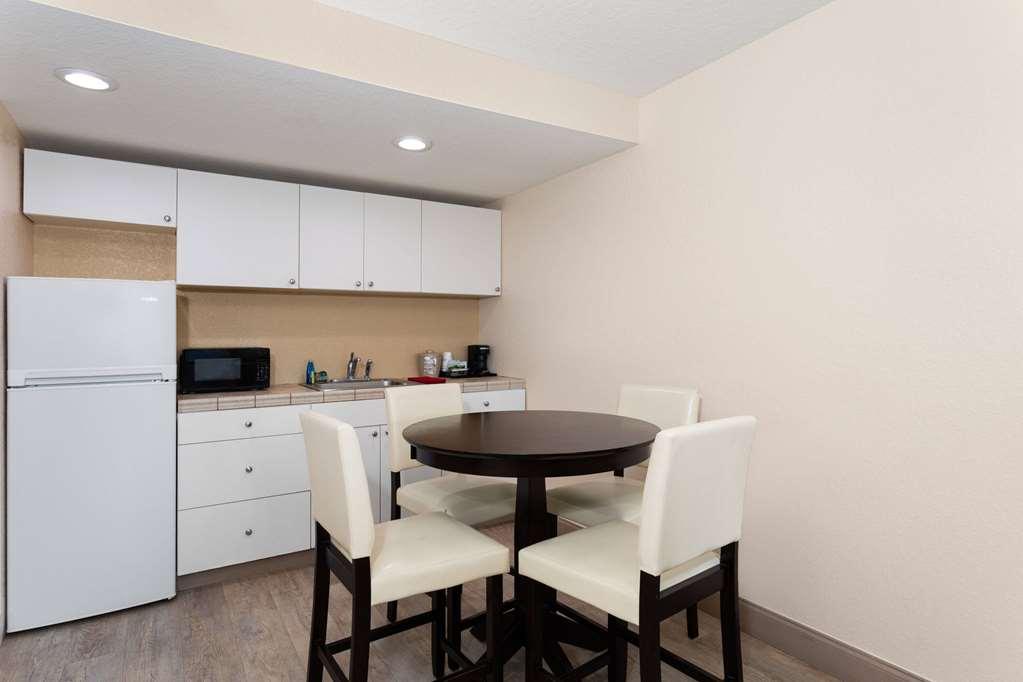 Baymont By Wyndham Punta Gorda/Port Charlotte Hotel Ruang foto