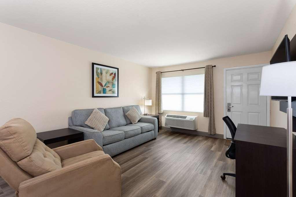 Baymont By Wyndham Punta Gorda/Port Charlotte Hotel Ruang foto