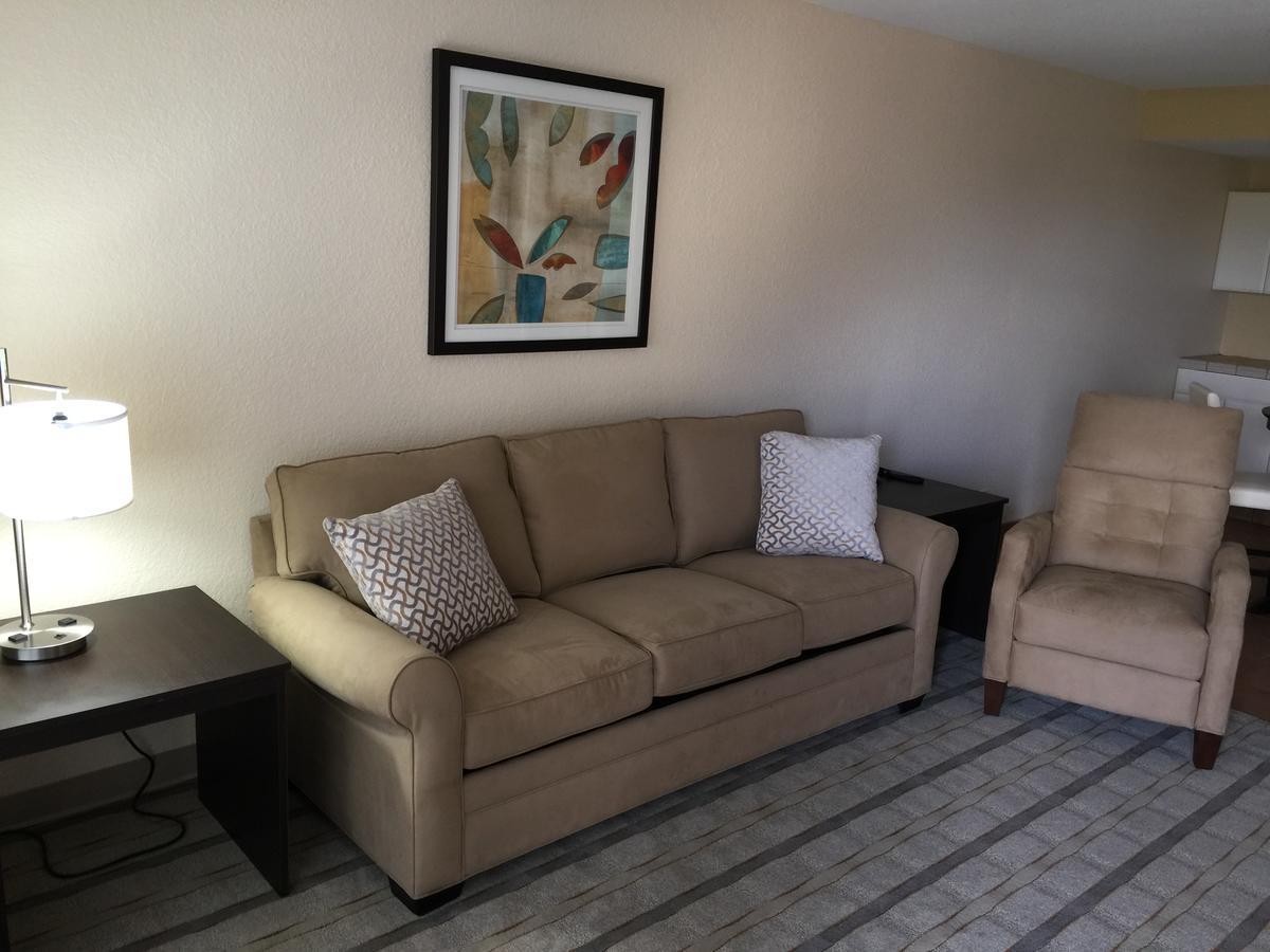 Baymont By Wyndham Punta Gorda/Port Charlotte Hotel Bagian luar foto