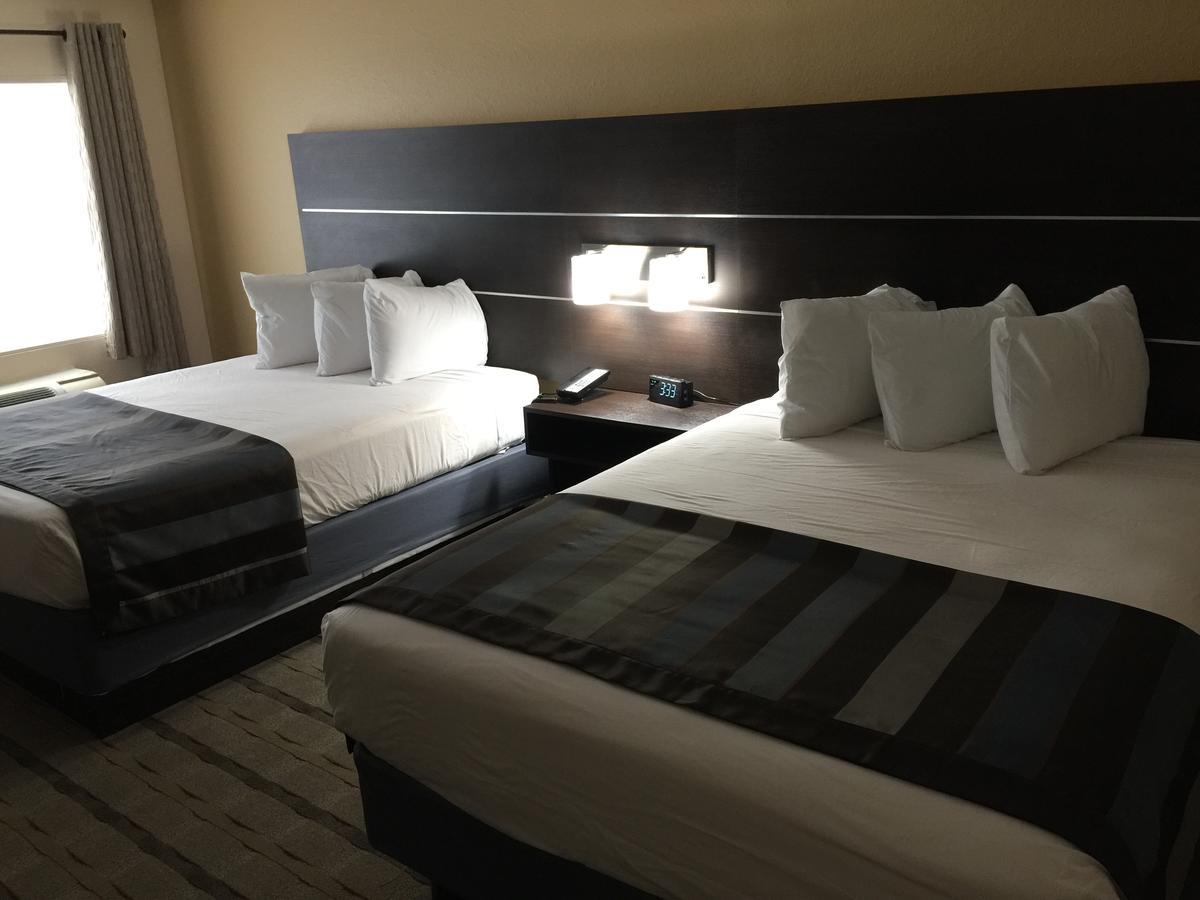 Baymont By Wyndham Punta Gorda/Port Charlotte Hotel Bagian luar foto