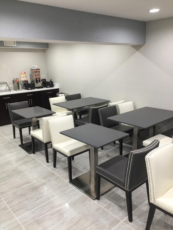 Baymont By Wyndham Punta Gorda/Port Charlotte Hotel Bagian luar foto