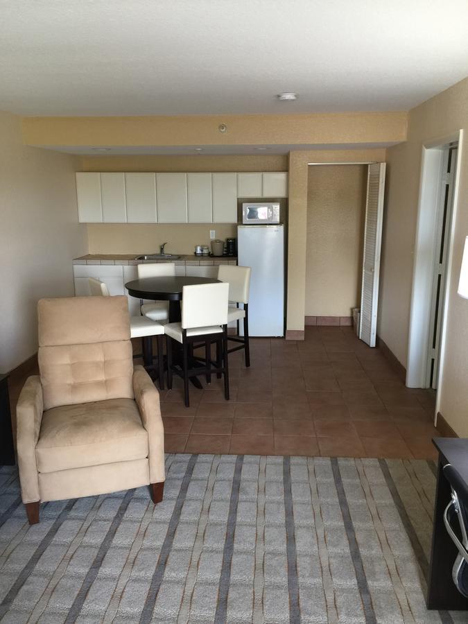 Baymont By Wyndham Punta Gorda/Port Charlotte Hotel Bagian luar foto