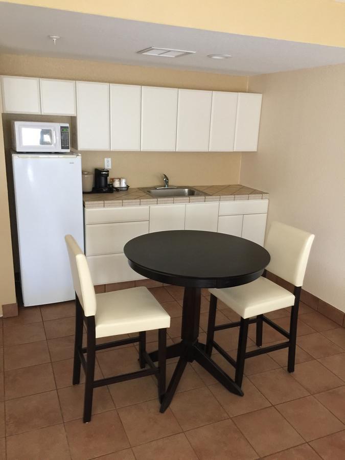 Baymont By Wyndham Punta Gorda/Port Charlotte Hotel Bagian luar foto