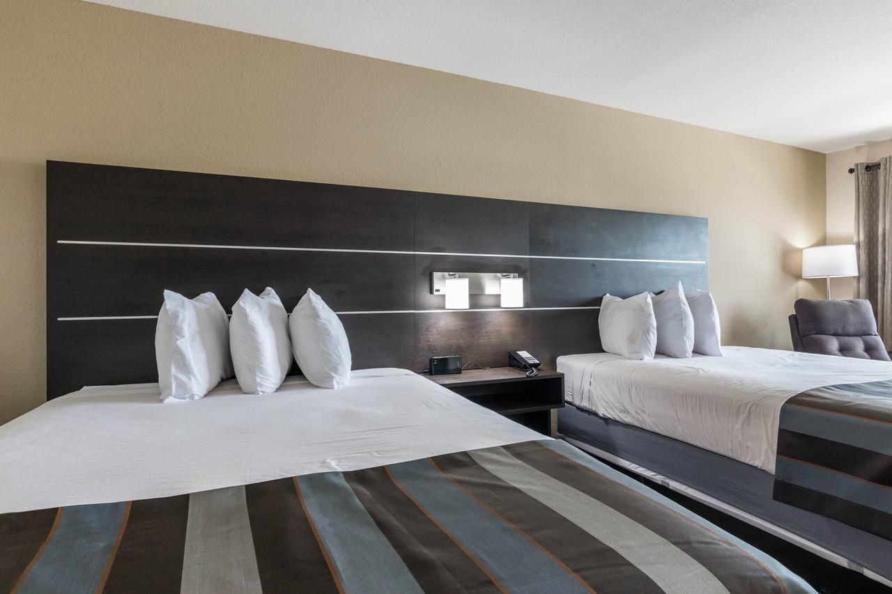 Baymont By Wyndham Punta Gorda/Port Charlotte Hotel Bagian luar foto