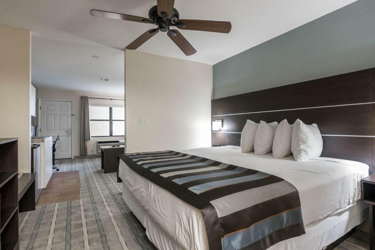 Baymont By Wyndham Punta Gorda/Port Charlotte Hotel Bagian luar foto